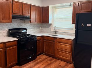 281 Barnum Ave APT B, Bridgeport, CT 06608