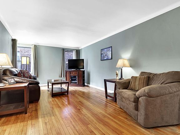 2nd image of 6712 Yellowstone Blvd APT B5