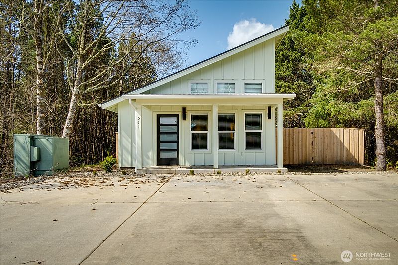 2nd image of 511 Ocean Beach Boulevard S