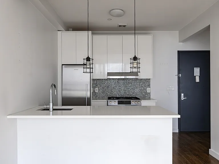 303 Cooper St #2B — Photo 5