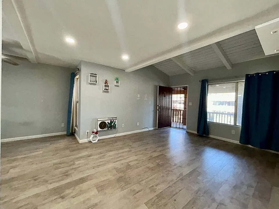 1040 W Macarthur Blvd #58