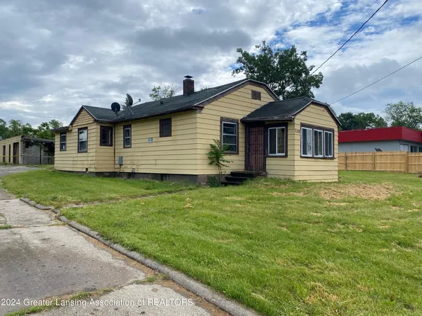 4207 Aurelius Rd, Lansing, MI 48910
