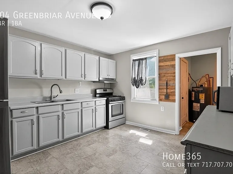 104 Greenbriar Ave #B — Photo 6
