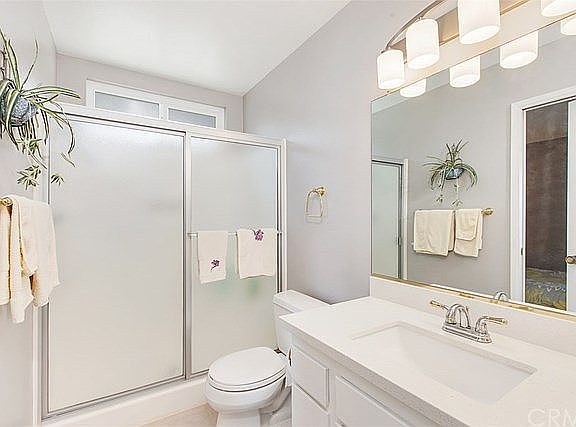 3rd image of 26540 Farrell St