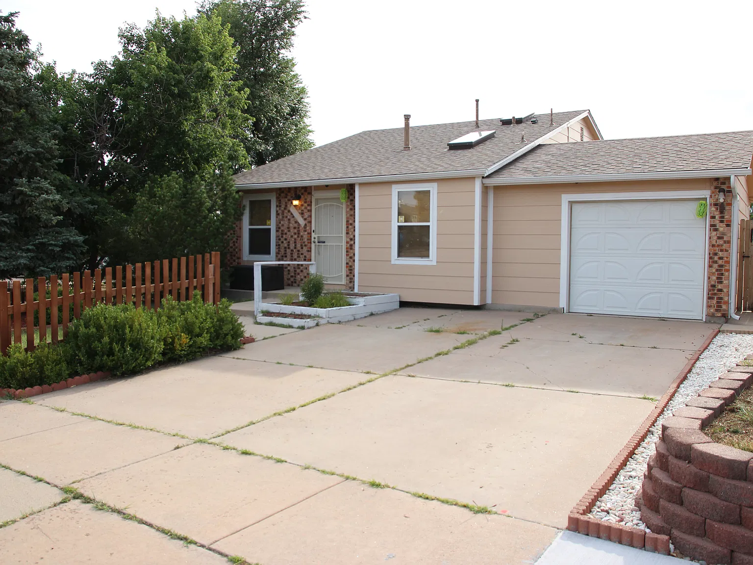 Parkridge Ct, Colorado Springs — Photo 2