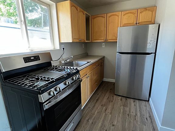 3rd image of 6026 NE Ainsworth St #B