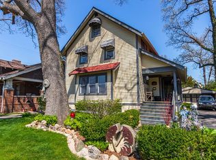 17 Oakdale Blvd, Pleasant Ridge, MI 48069