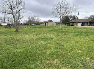 17677 Boondocks Rd, Beaumont, TX 77705