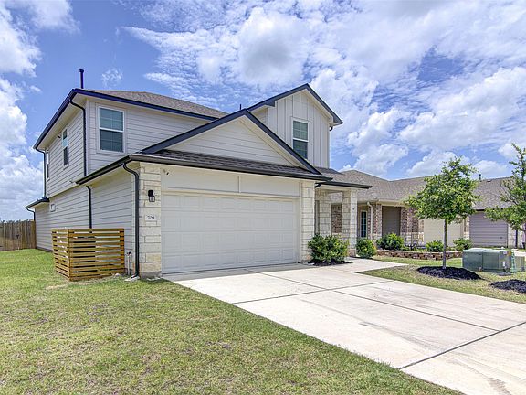 2nd image of 709 Aster Pl