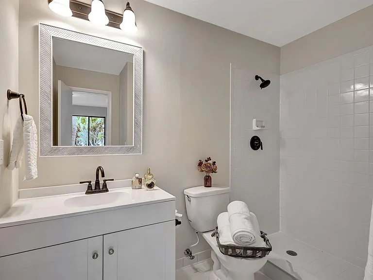 1109 Duncan Cir #201 — Photo 21