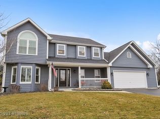 3752 Falkner Dr, Naperville, IL 60564