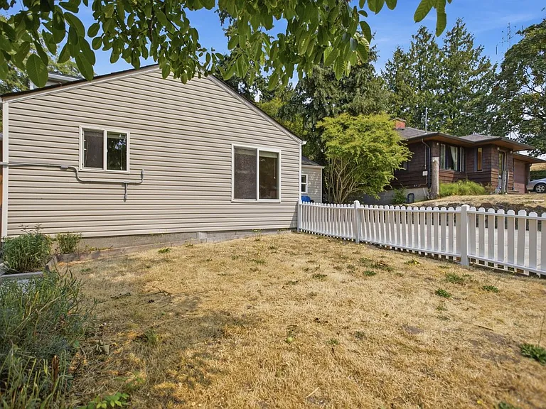 1742 S Shelton St — Photo 28
