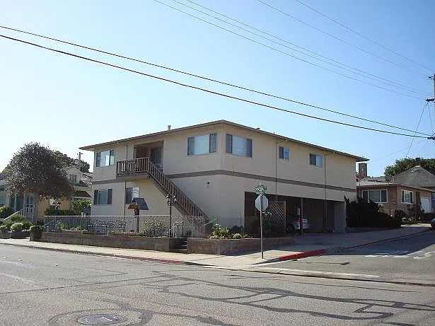 APARTMENT COMPLEX
