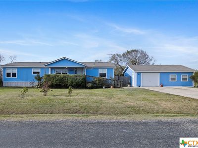 717 1st St, Bayside, TX, 78340