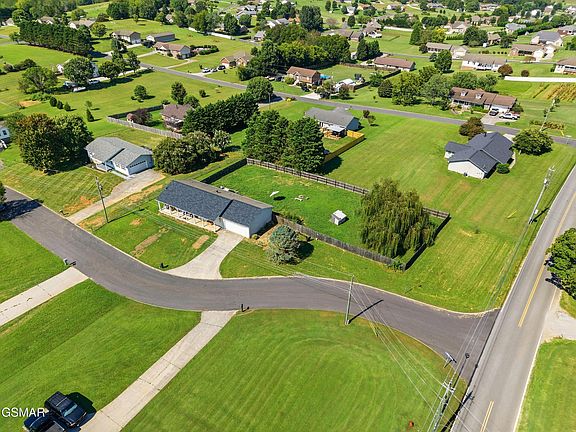 3rd image of 1406 Serene View Dr