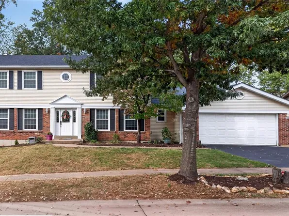 14258 Dinsmoor Dr, Chesterfield, MO 63017