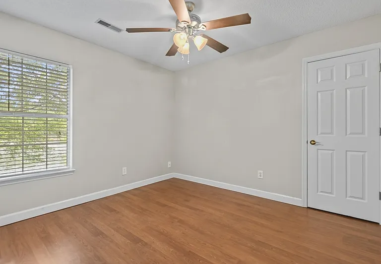 1382 Center Lake Dr — Photo 16