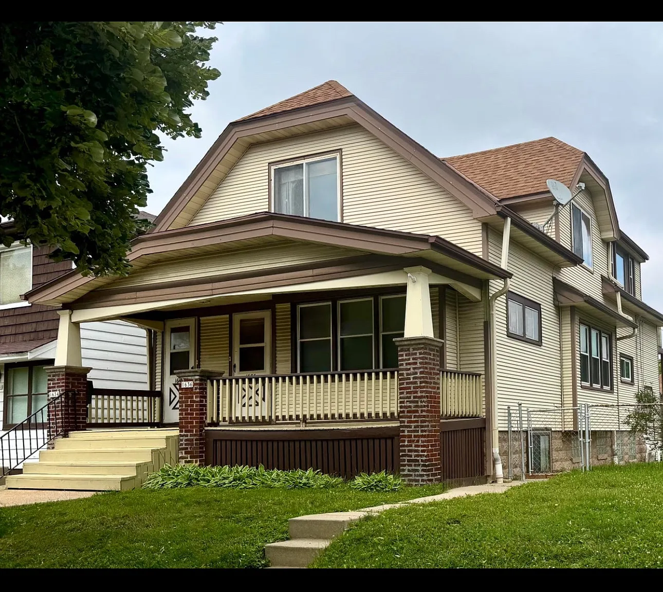 2 bed, 1000 sqft, $1,300 — Photo 1