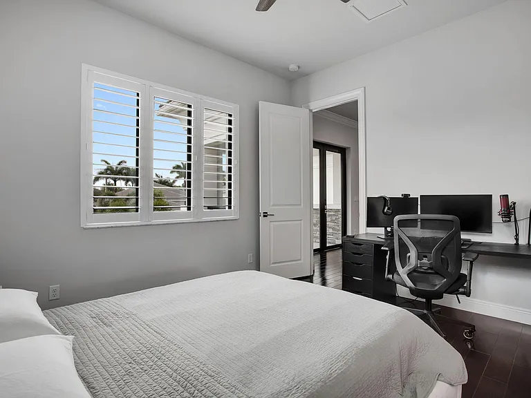 6903 NW 28th Ave — Photo 48