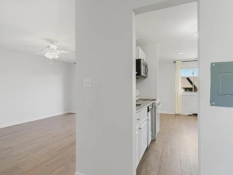 5015 Green Mountain Cir #5 — Photo 4