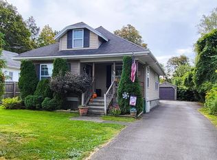 19 Glenmore Rd, Troy, NY 12180
