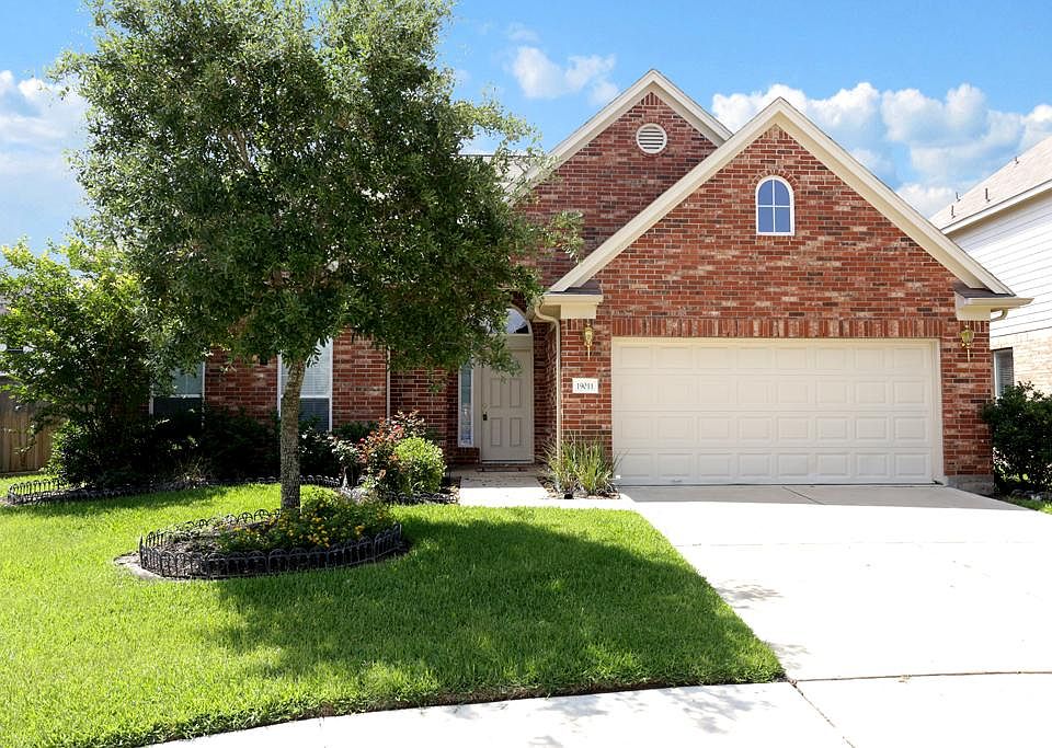 1st image of 19011 Cambridge Vale Ct