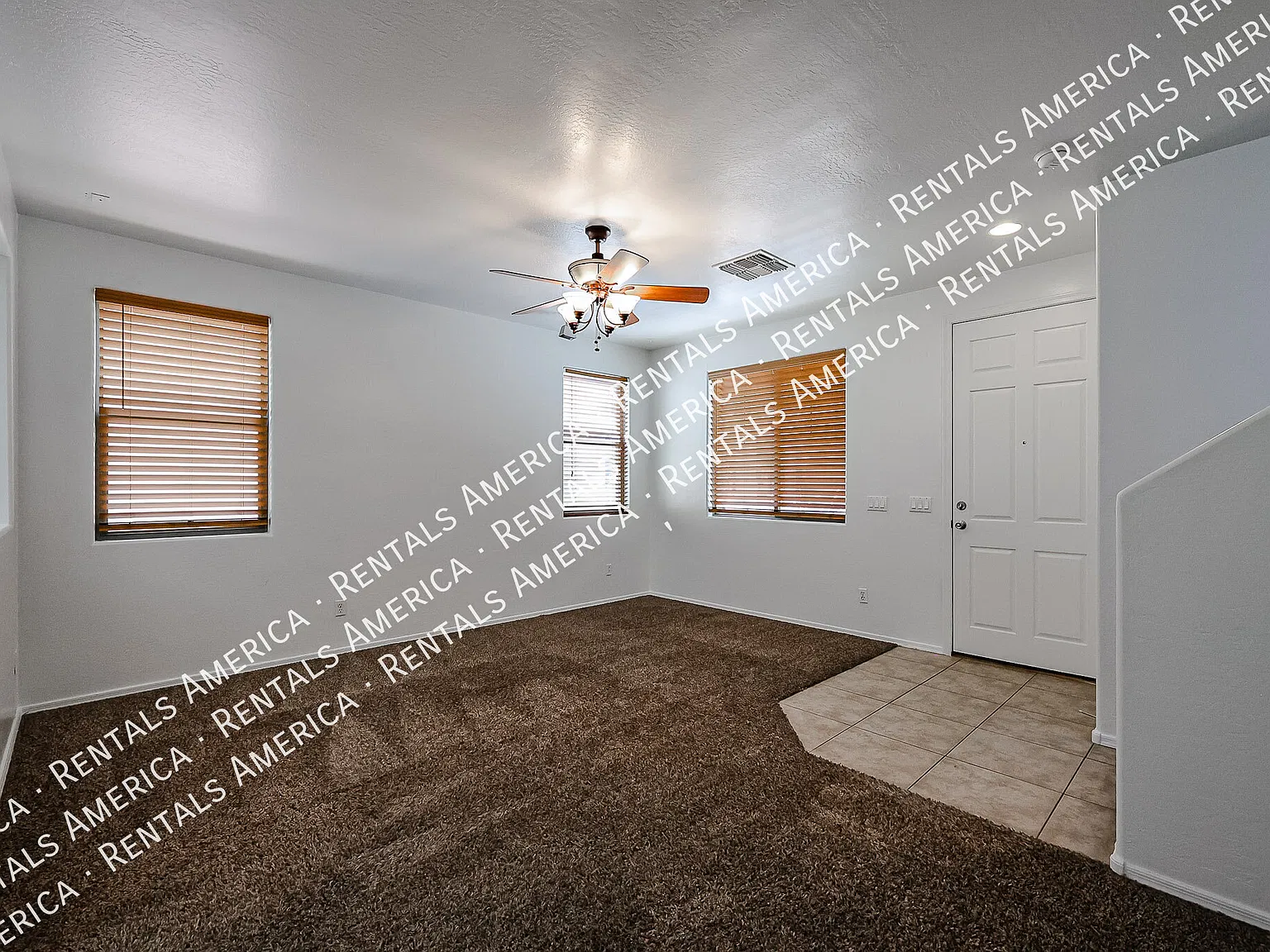 Check out this 3/2.5 home just minutes from Downtown Gilbert — Photo 4