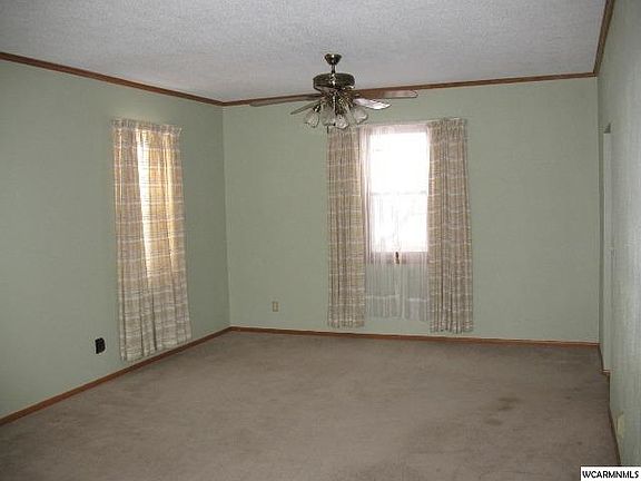 3rd image of 418 1st Ave N