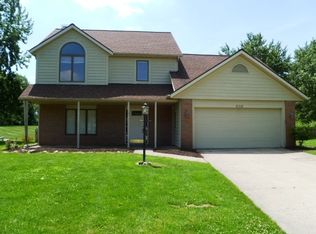 6318 Hillsboro Ln, Fort Wayne, IN
