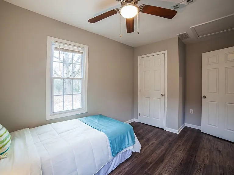 132 Stafford St NW — Photo 11
