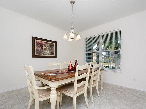 2nd image of 3877 Mt Vernon Way