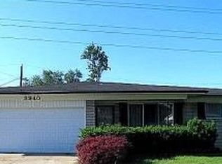 3940 Rolf Dr, Warren, MI 48092