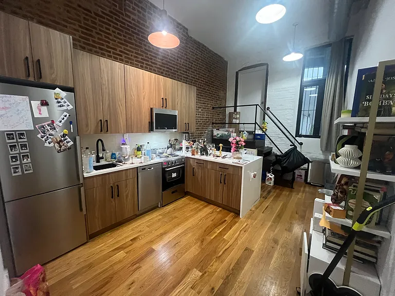 1945 Broadway #1R — Photo 1