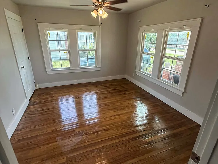 909 N Pottenger Ave — Photo 2