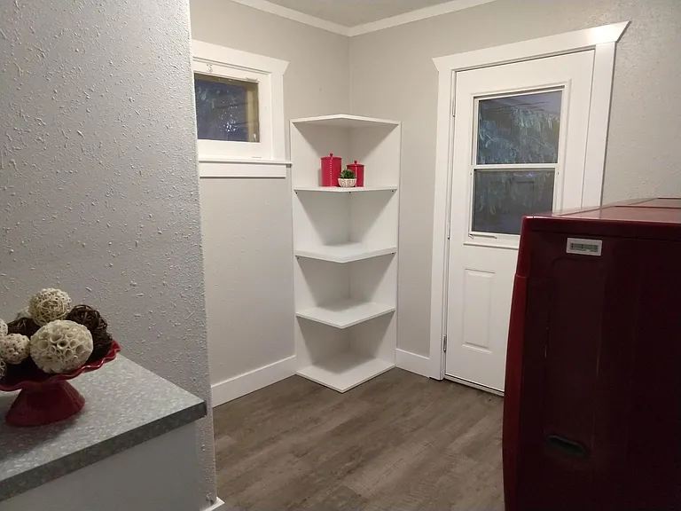 433 E Center St — Photo 13