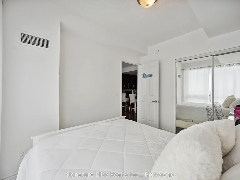 15 James Finlay Way #1006 — Photo 23