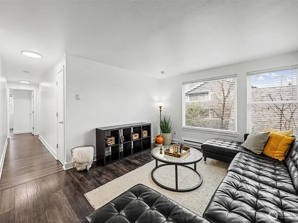 4111 Whitman Avenue N #402, Seattle, WA 98103