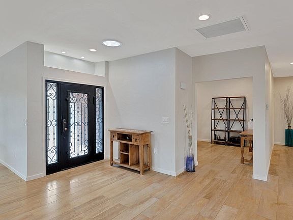 4th image of 8040 N La Oesta Ave