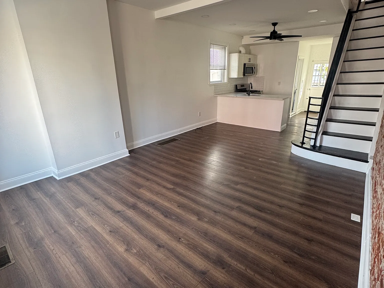 3 bed, 1.5 bath, $2,000 — Photo 4