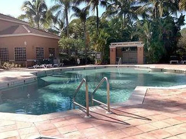 1250 Wildwood Lakes Blvd, Naples, FL
