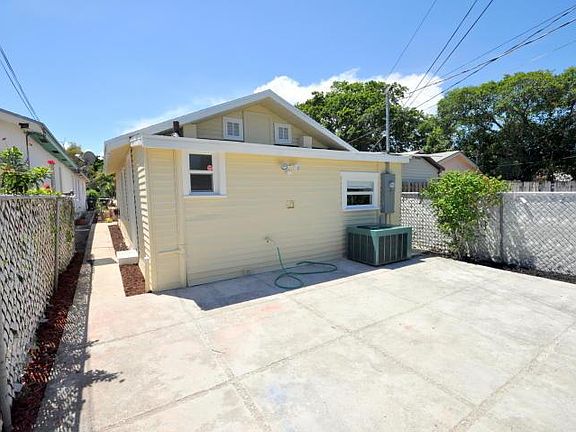 3rd image of 404 N D St