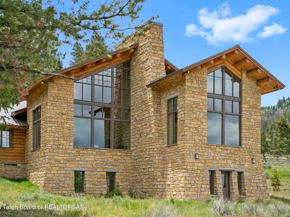 32 Aspen Meadows Rd, Dubois, WY 82513