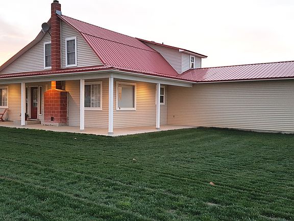 3 Porches 788 sq lighted