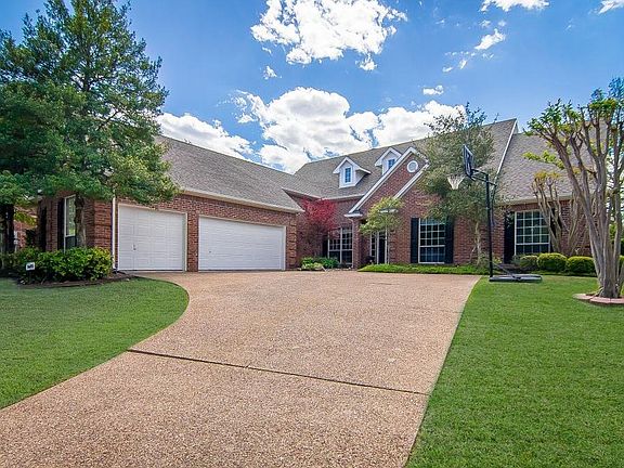 3rd image of 936 Hills Creek Dr