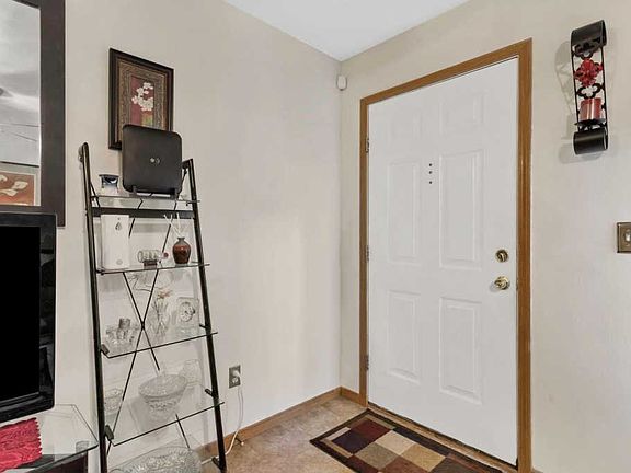 2nd image of 6625 Sassenrath Ln