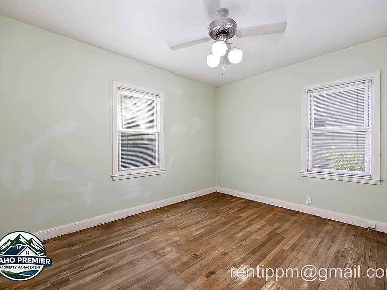 211 Walnut St — Photo 12