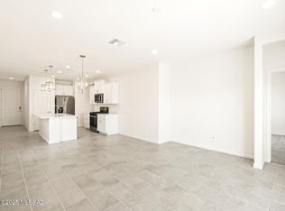 9877 N Solstice Ave, Tucson, AZ 85743