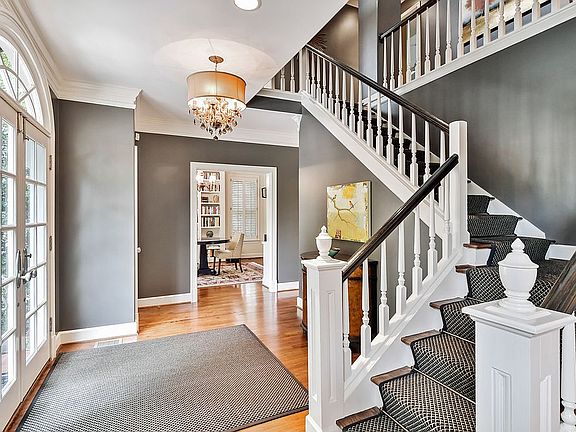 4th image of 695 Greystone Park NE