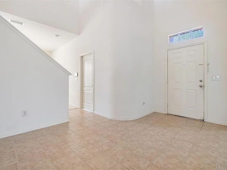 8219 Canterbury Lake Blvd — Photo 15