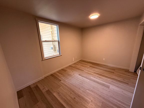 5th image of 423 Mountain Meadows Dr #A